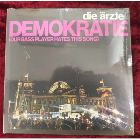 Die Ärzte – Demokratie (Our Bass Player Hates This Song)  |2024    Universal -Single