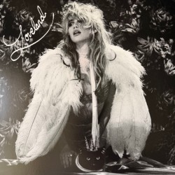 Suki Waterhouse – Loveland...