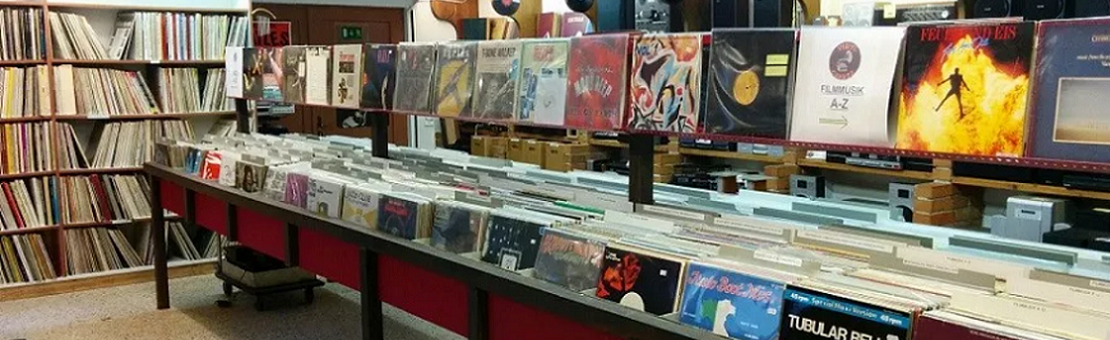 über 30.000 Schallplatten